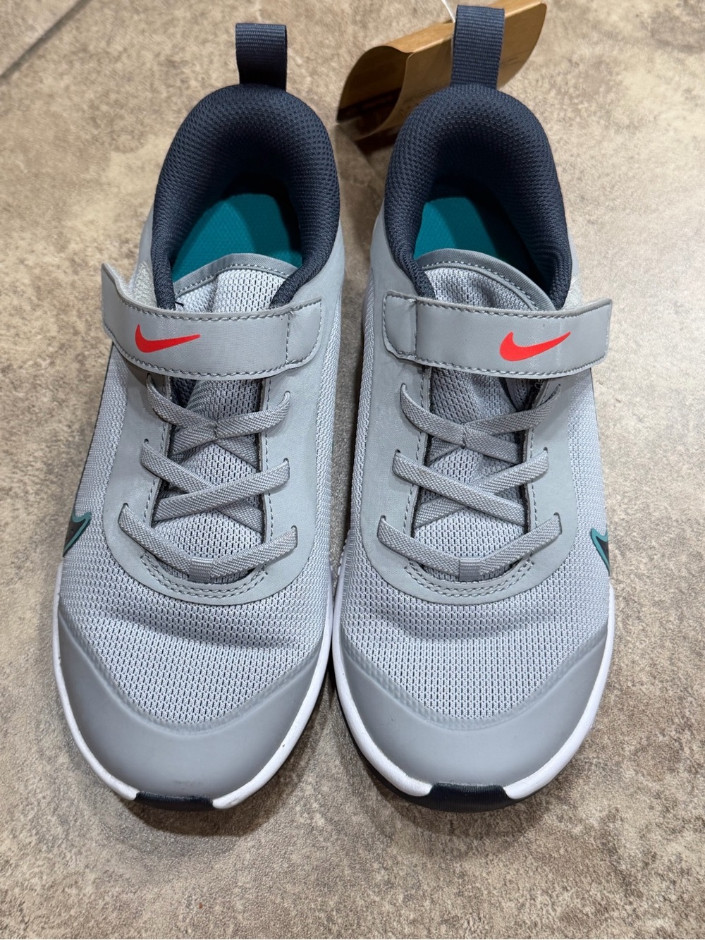 Nike Omni-Court Youth Shoes - Picture 4 of 7